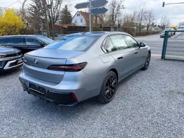 BMW 740 d xDrive M Sport LED PANO LEDER B&W STAND