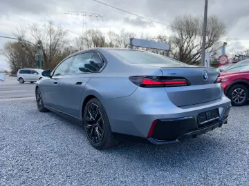 BMW 740 d xDrive M Sport LED PANO LEDER B&W STAND