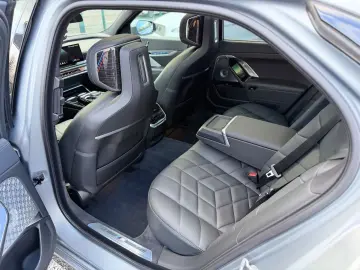 BMW 740 d xDrive M Sport LED PANO LEDER B&W STAND