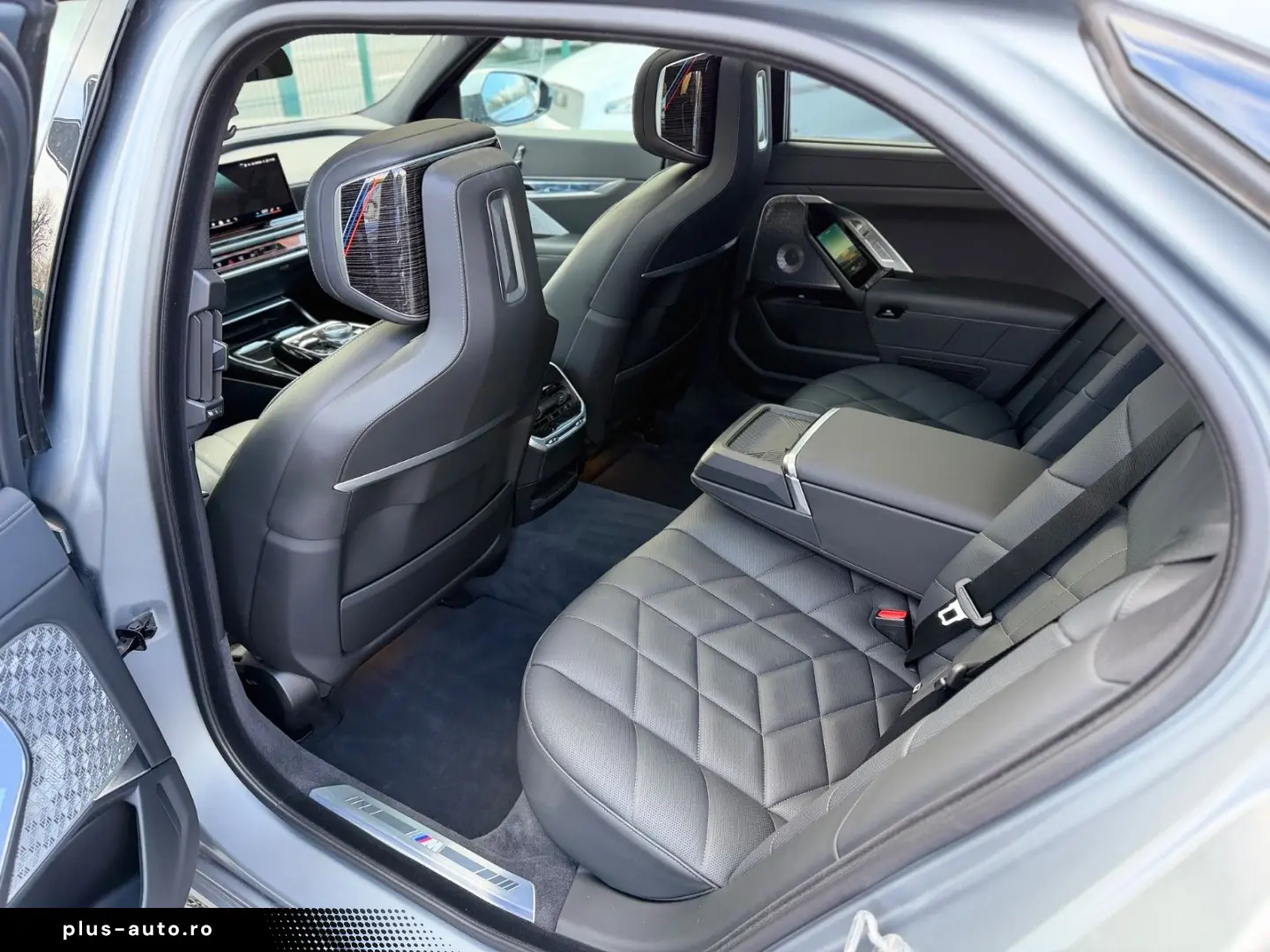 BMW 740 d xDrive M Sport LED PANO LEDER B&W STAND