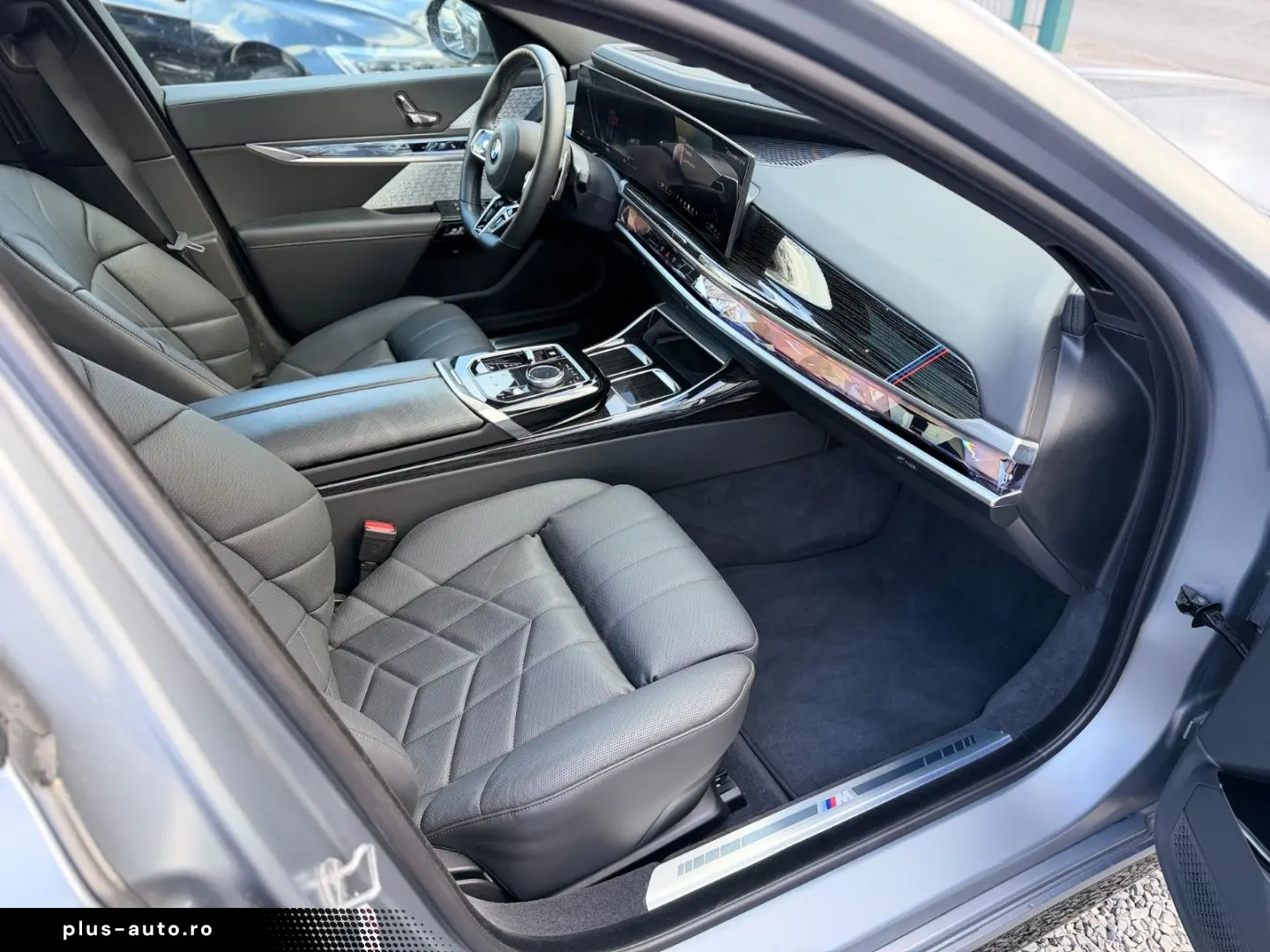 BMW 740 d xDrive M Sport LED PANO LEDER B&W STAND