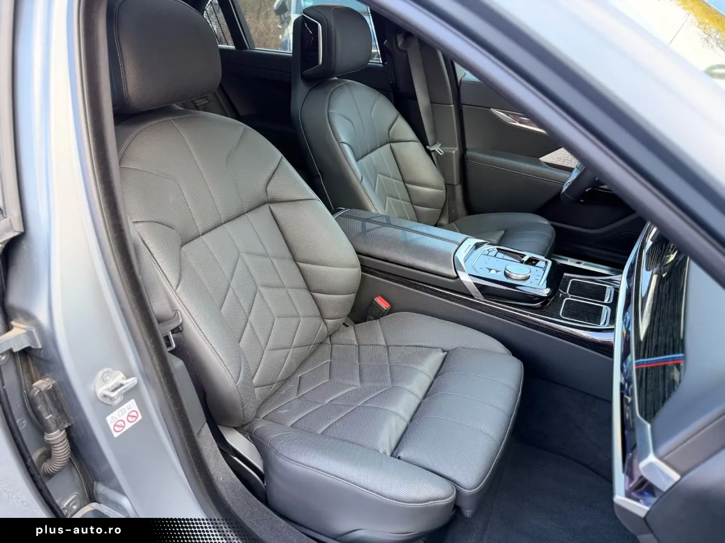 BMW 740 d xDrive M Sport LED PANO LEDER B&W STAND