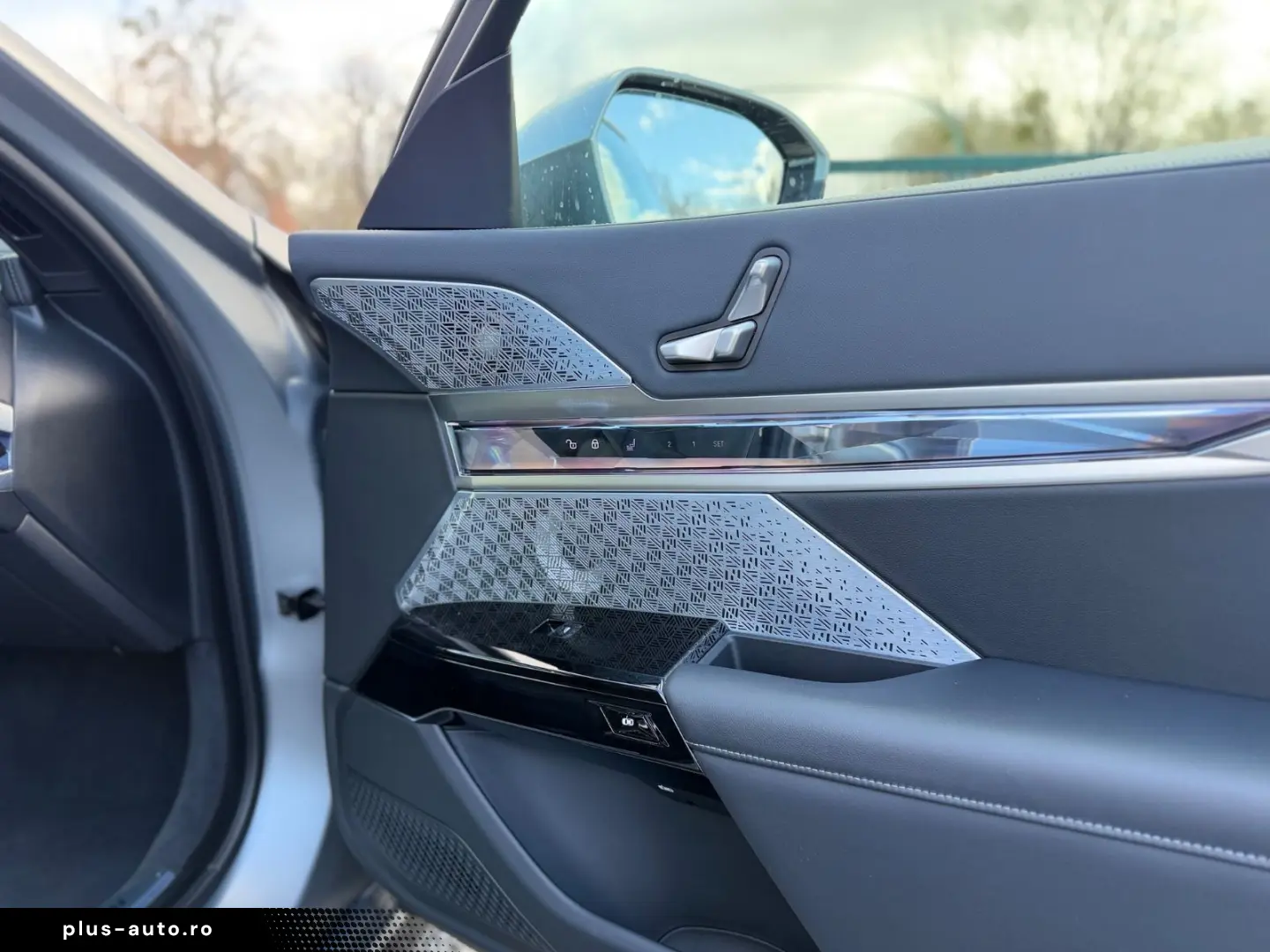 BMW 740 d xDrive M Sport LED PANO LEDER B&W STAND