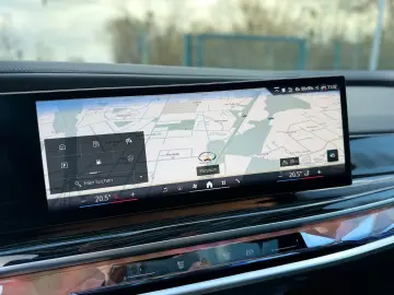 BMW 740 d xDrive M Sport LED PANO LEDER B&W STAND