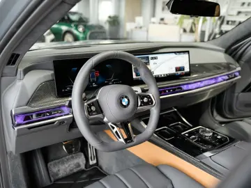 BMW 740d xDrive M Sport Sitzbelüft. Massage Standh.