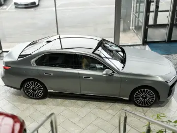 BMW 740d xDrive M Sport Sitzbelüft. Massage Standh.