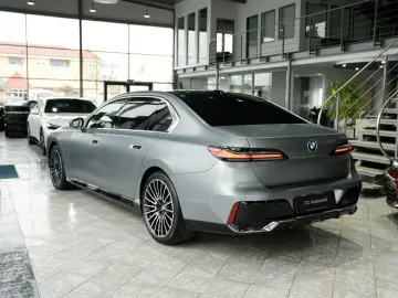 BMW 740d xDrive M Sport Sitzbelüft. Massage Standh.