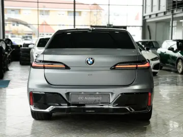 BMW 740d xDrive M Sport Sitzbelüft. Massage Standh.