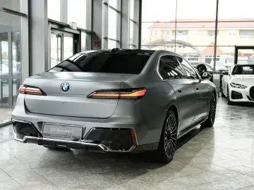 BMW 740d xDrive M Sport Sitzbelüft. Massage Standh.