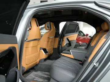 BMW 740d xDrive M Sport Sitzbelüft. Massage Standh.