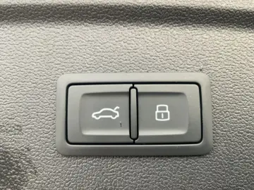 AUDI A3 Sportback 45 TFSI e S-LINE MATRIX NAV PDC GRA