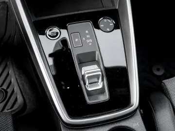 AUDI A3 Sportback S line 40 TFSI e S tronic Nav  Pano