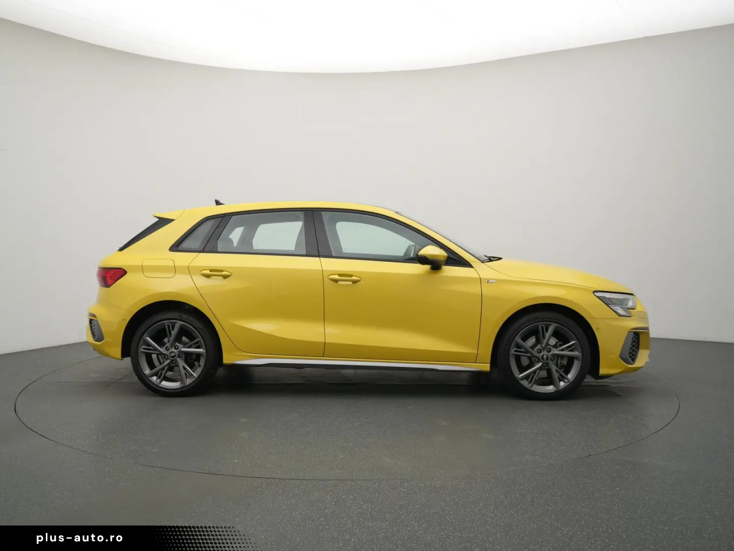 AUDI A3 Sportback 40 e S line NAVI PANO SHZ PDC