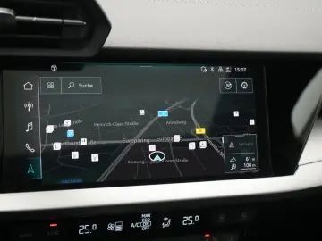 AUDI A3 Sportback 40 e S line NAVI PANO SHZ PDC