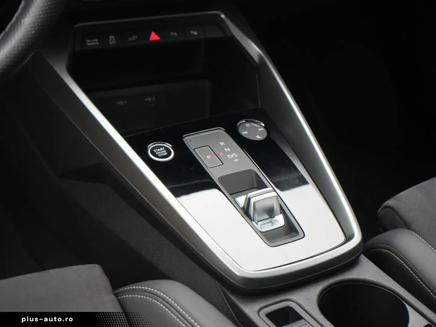 AUDI A3 Sportback 40 e S line NAVI PANO SHZ PDC