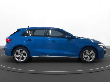 AUDI A3 Sportback 40 TFSIe S line Pano LED LM 17  Nav