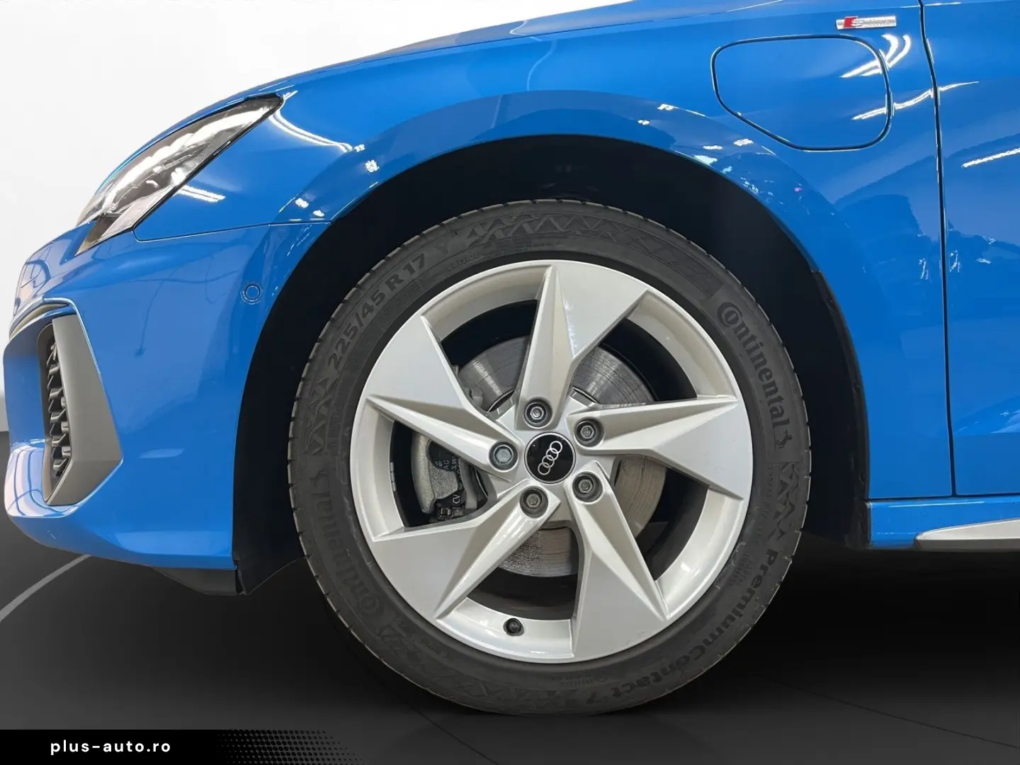 AUDI A3 Sportback 40 TFSIe S line Pano LED LM 17  Nav