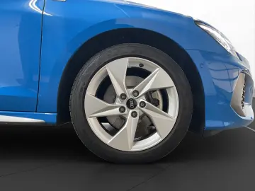 AUDI A3 Sportback 40 TFSIe S line Pano LED LM 17  Nav