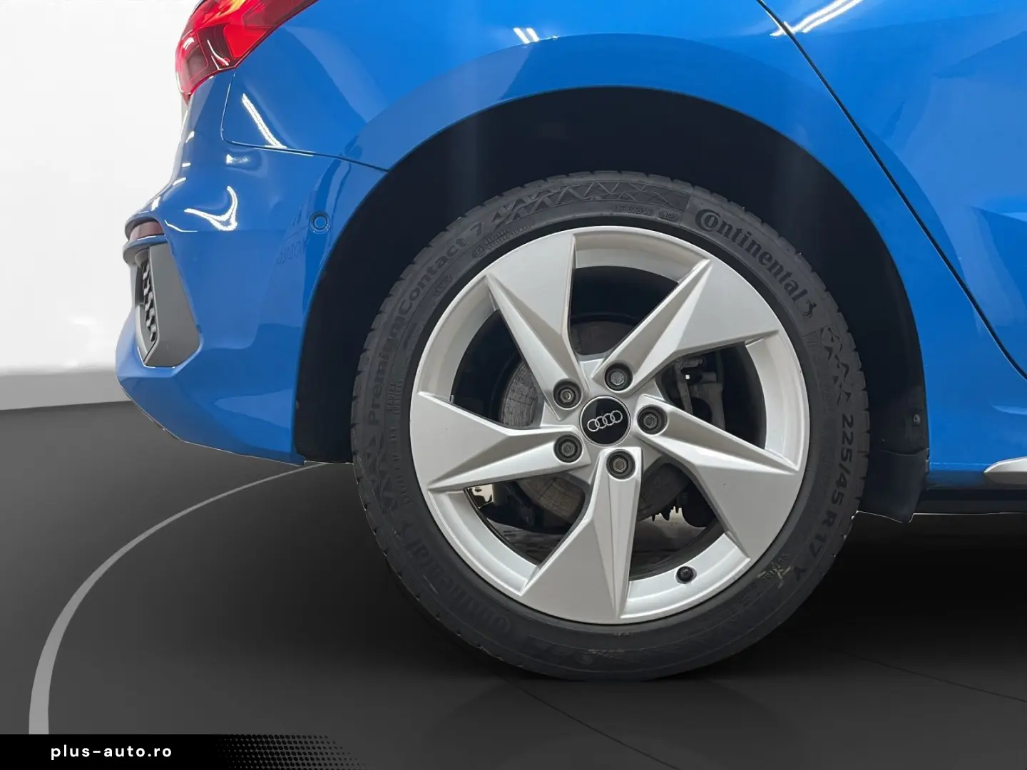 AUDI A3 Sportback 40 TFSIe S line Pano LED LM 17  Nav