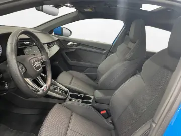 AUDI A3 Sportback 40 TFSIe S line Pano LED LM 17  Nav