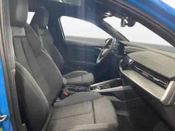 AUDI A3 Sportback 40 TFSIe S line Pano LED LM 17  Nav