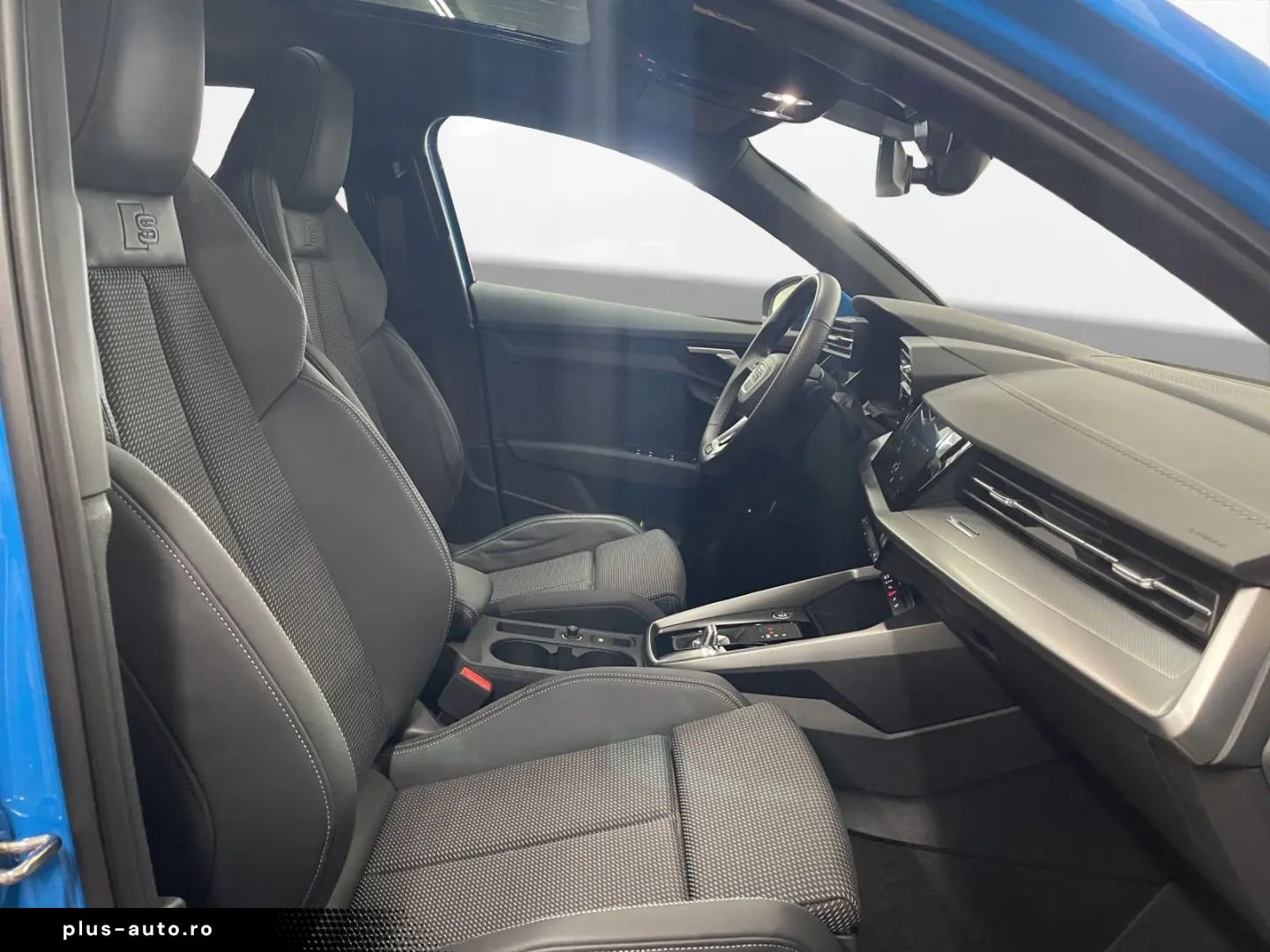 AUDI A3 Sportback 40 TFSIe S line Pano LED LM 17  Nav