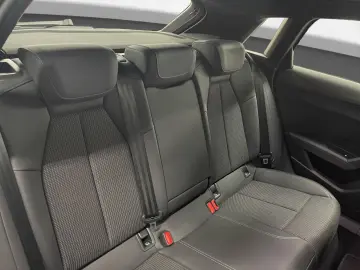 AUDI A3 Sportback 40 TFSIe S line Pano LED LM 17  Nav