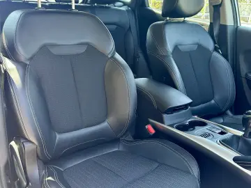 Renault Kadjar  Echipare Intense Faruri LED Rate Garantie