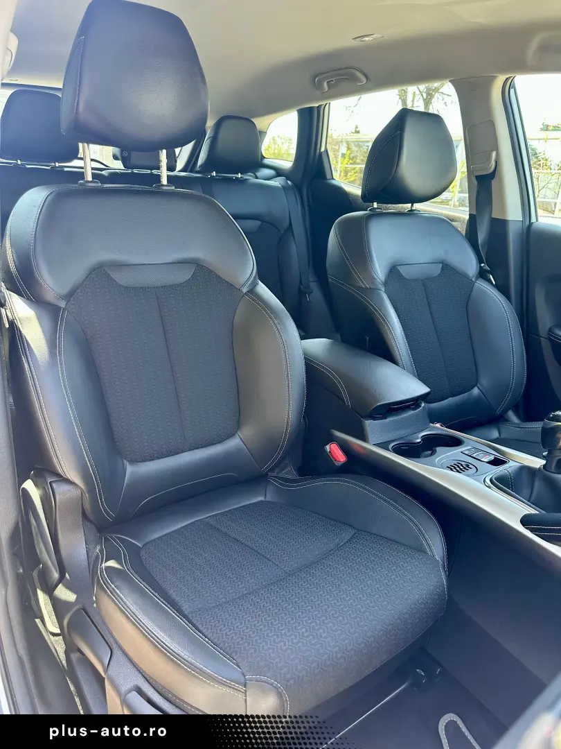 Renault Kadjar  Echipare Intense Faruri LED Rate Garantie