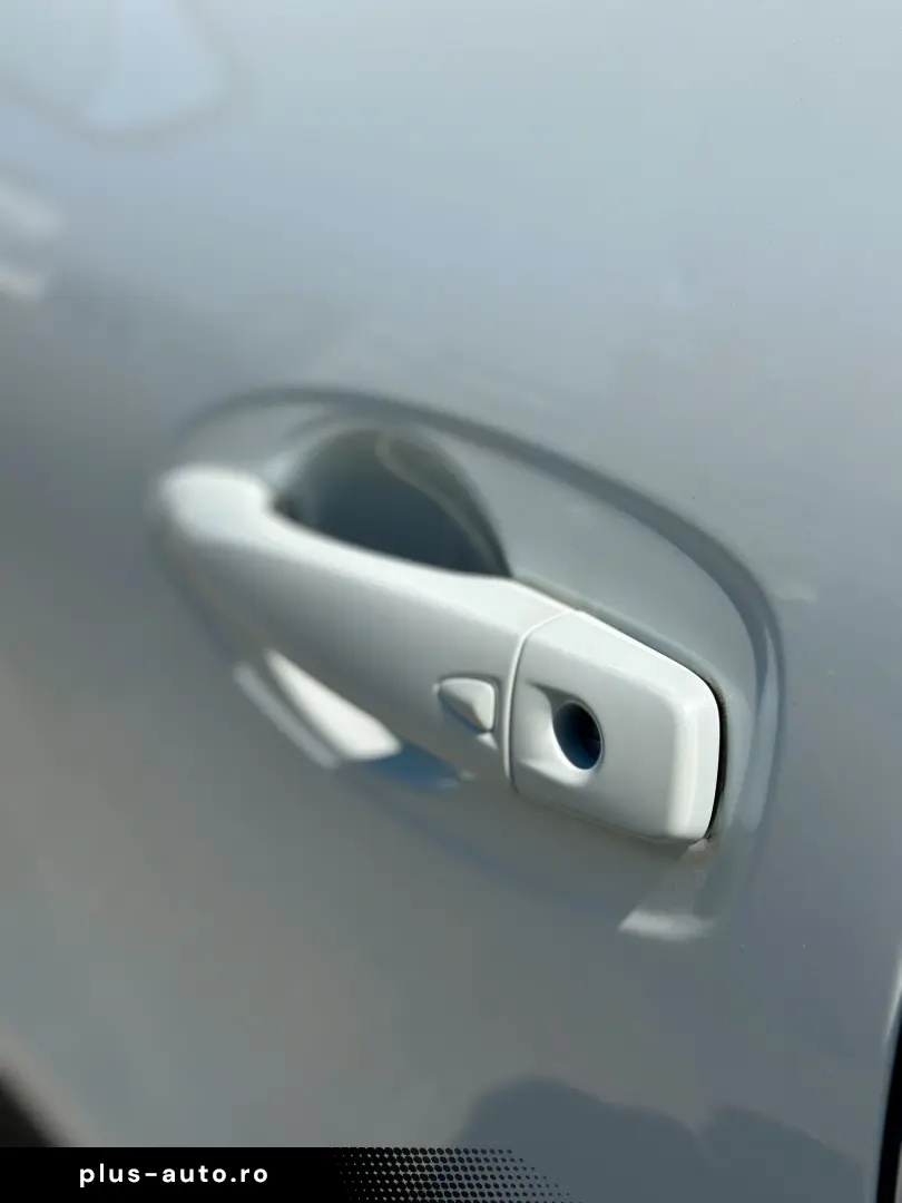 Renault Kadjar  Echipare Intense Faruri LED Rate Garantie