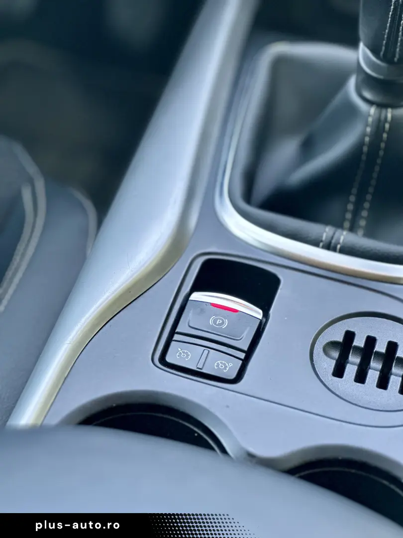 Renault Kadjar  Echipare Intense Faruri LED Rate Garantie