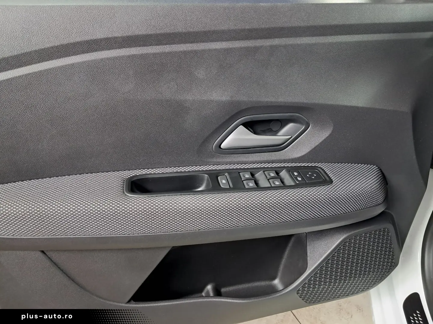 DACIA SANDERO 1.0i 91CP 2023