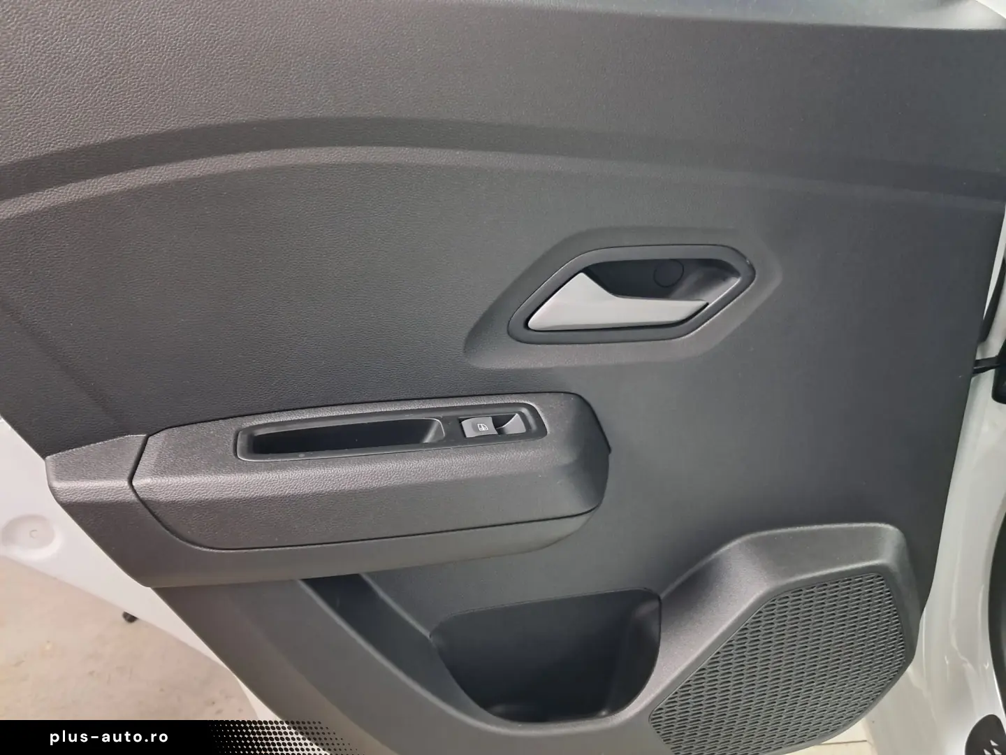 DACIA SANDERO 1.0i 91CP 2023