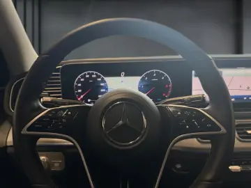 Mercedes-Benz GLE 300d4M AMG MBEAM BURM AMBIE CARP AHK PANO