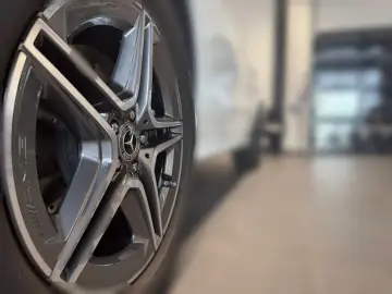 Mercedes-Benz GLE 300d4M AMG MBEAM BURM AMBIE CARP AHK PANO