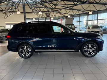 BMW X7 xDrive 40d M Sport Full Options