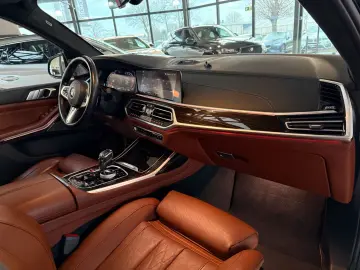 BMW X7 xDrive 40d M Sport Full Options