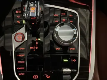 BMW X7 xDrive 40d M Sport Full Options