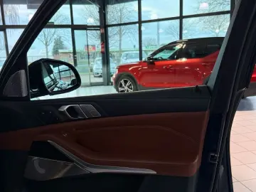 BMW X7 xDrive 40d M Sport Full Options