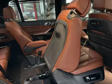 BMW X7 xDrive 40d M Sport Full Options