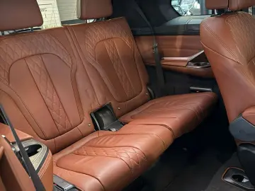 BMW X7 xDrive 40d M Sport Full Options