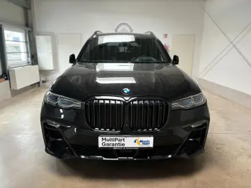 BMW X7 xDrive 40d M Sport Paket AHK RFK PANO MASSAGE