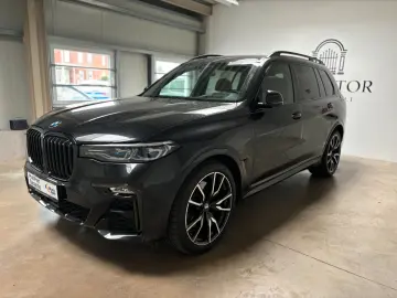 BMW X7 xDrive 40d M Sport Paket AHK RFK PANO MASSAGE