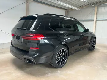 BMW X7 xDrive 40d M Sport Paket AHK RFK PANO MASSAGE
