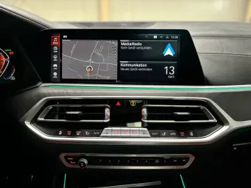 BMW X7 xDrive 40d M Sport Paket AHK RFK PANO MASSAGE