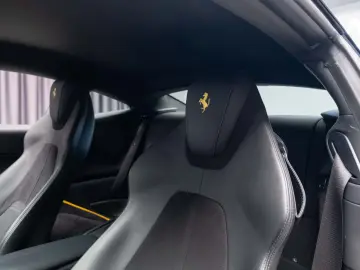 Ferrari Roma 3.9 T V8 DCT