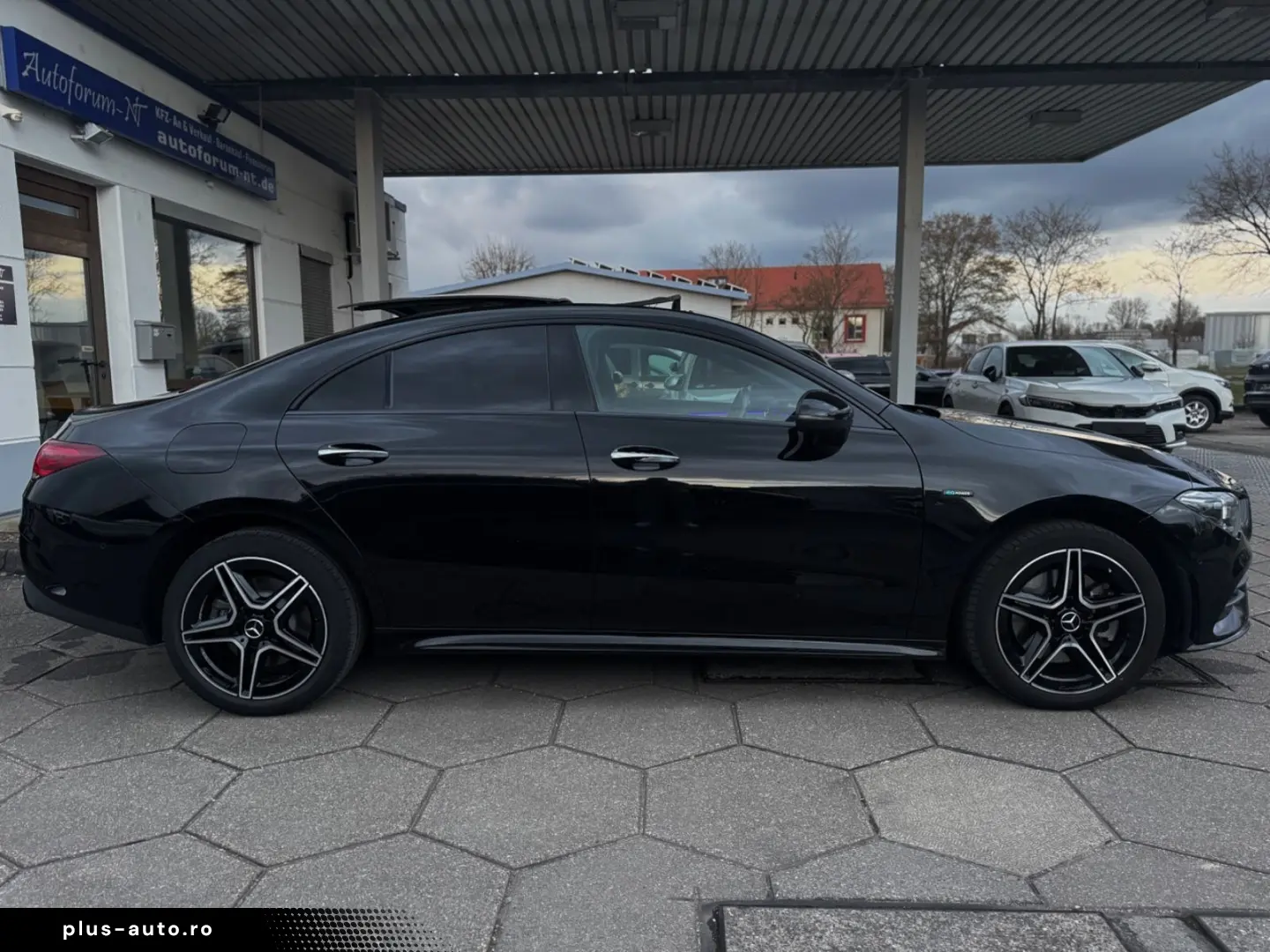 MERCEDES-BENZ CLA 250 e AMG EDITION PANO HUD DISTRONIC