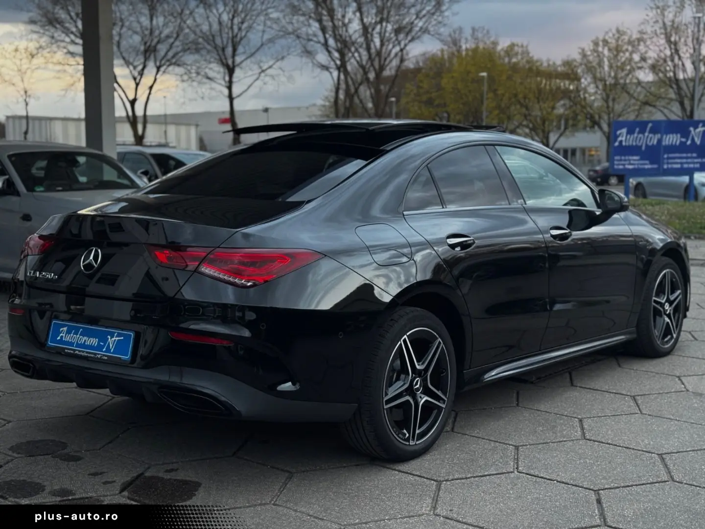 MERCEDES-BENZ CLA 250 e AMG EDITION PANO HUD DISTRONIC