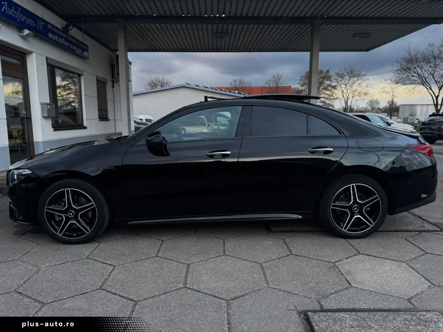 MERCEDES-BENZ CLA 250 e AMG EDITION PANO HUD DISTRONIC