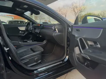 MERCEDES-BENZ CLA 250 e AMG EDITION PANO HUD DISTRONIC